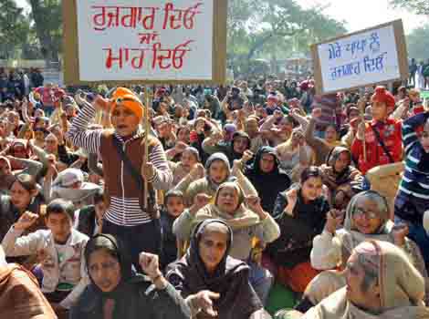 Unemployed Line-Men, Families Hold Protest Outside Mini-Secretariat