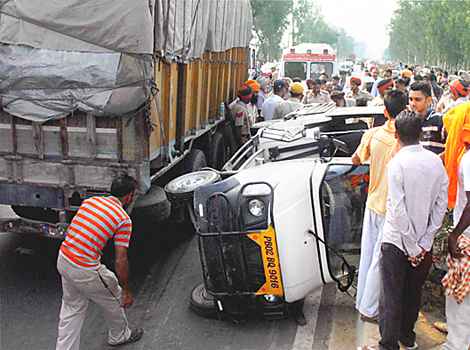 Truck-Auto Rickshaw Clash; Father & Son Passed Away   