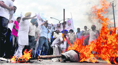 YAD Members Staged Protests In CIty Against Acquittal Of Sajjan 